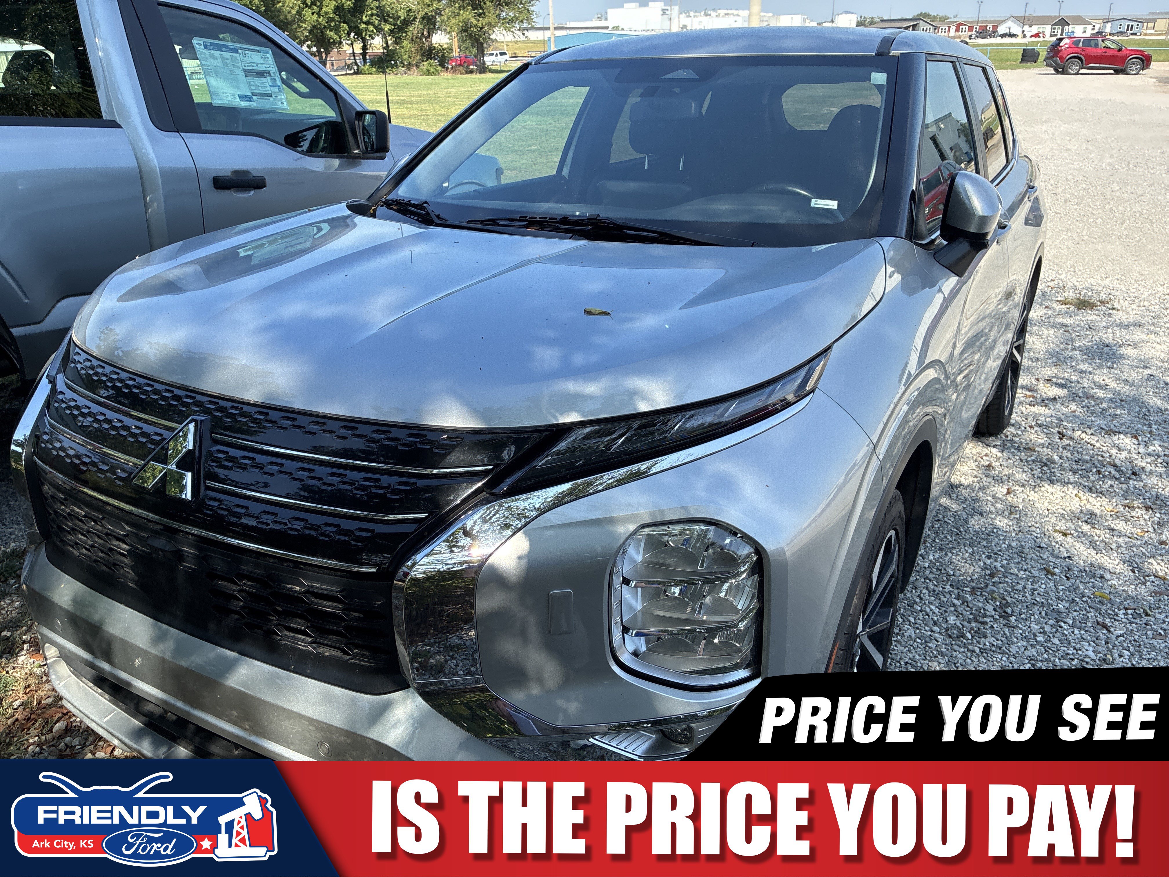 Used 2024 Mitsubishi Outlander SE AWD/4WD image 1