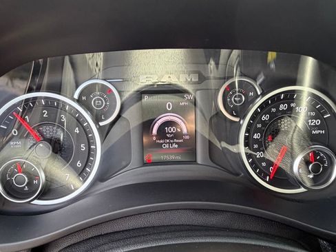 Used 2025 RAM 2500 Big Horn AWD/4WD image 16