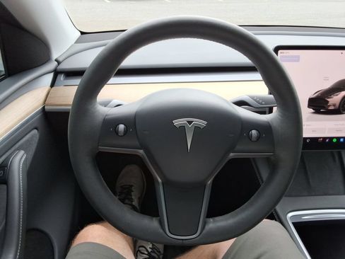 Used 2023 Tesla Model Y Long Range AWD/4WD image 26
