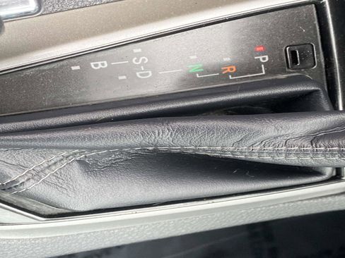 Used 2015 Toyota Corolla LE image 14