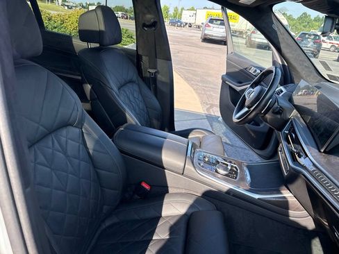 Used 2024 BMW X7 xDrive40i w/ M Sport Package AWD/4WD image 32