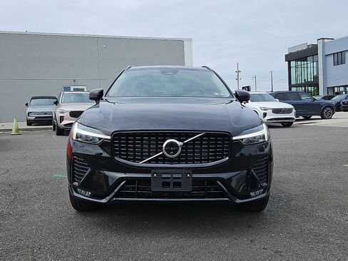 Certified 2023 Volvo XC60 B5 Plus w/ Climate Package AWD/4WD image 2
