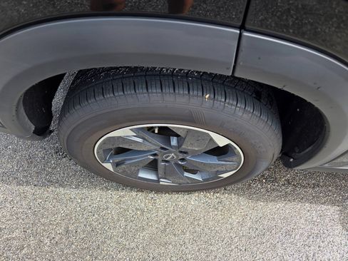 Used 2025 Nissan Rogue SV FWD image 10