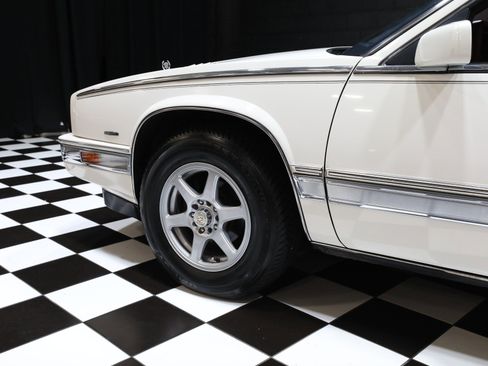 Used 1988 Cadillac Eldorado Coupe FWD image 33