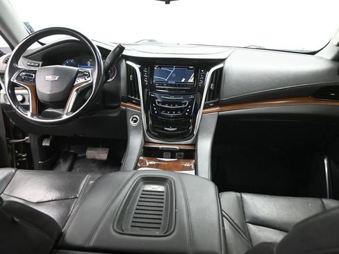 Used 2020 Cadillac Escalade ESV Luxury image 14