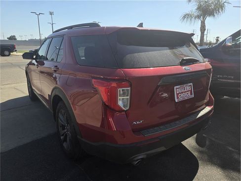 Used 2021 Ford Explorer XLT w/ Equipment Group 202A RWD image 7