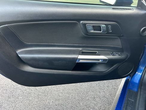 Used 2018 Ford Mustang image 10