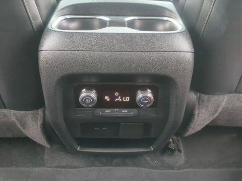 Used 2024 GMC Acadia Elevation AWD/4WD image 17