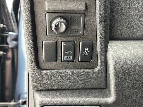 Used 2013 Nissan Rogue SV AWD/4WD image 20