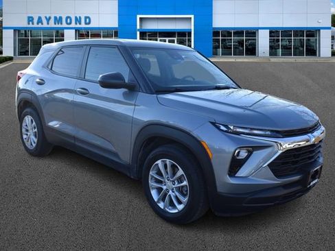 Used 2024 Chevrolet TrailBlazer LS w/ LS Convenience Package image 1