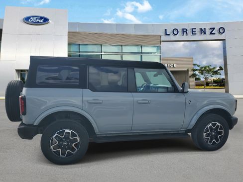 Used 2021 Ford Bronco Outer Banks image 4