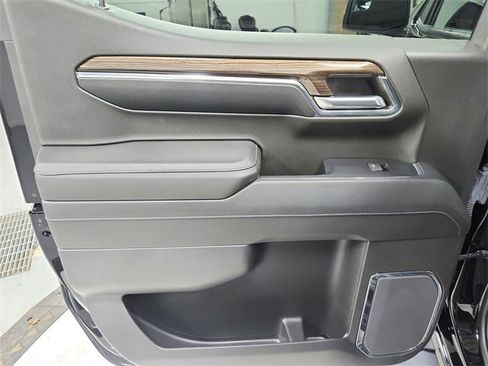 Used 2024 Chevrolet Silverado 1500 LT image 33