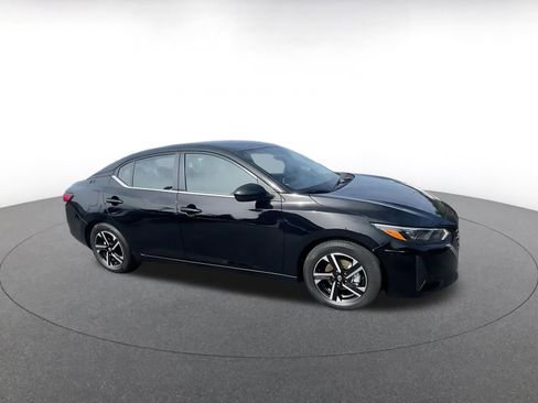 Used 2025 Nissan Sentra SV image 2