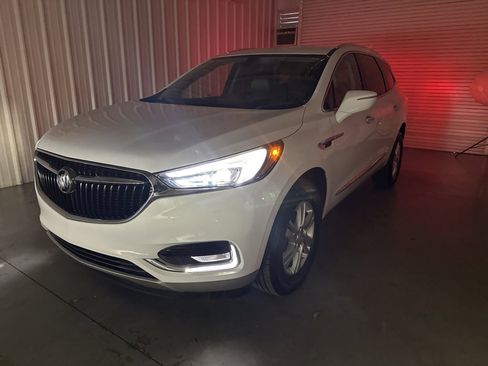 Used 2020 Buick Enclave Essence image 8