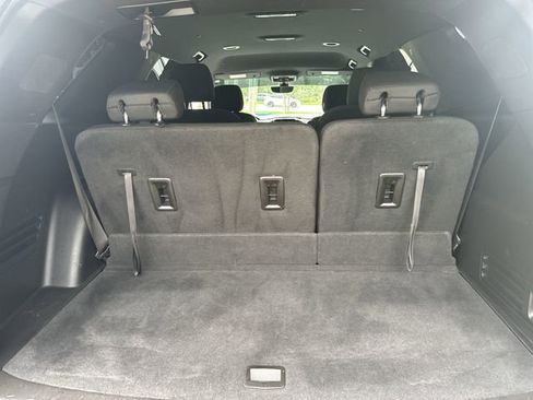Used 2022 Chevrolet Traverse LT FWD image 28
