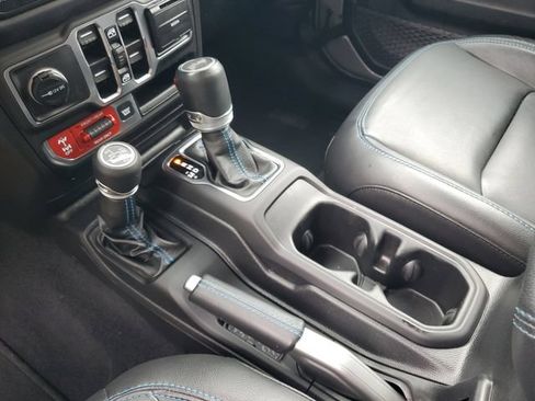 Used 2021 Jeep Wrangler Unlimited Rubicon 4xe w/ Safety Group AWD/4WD image 21