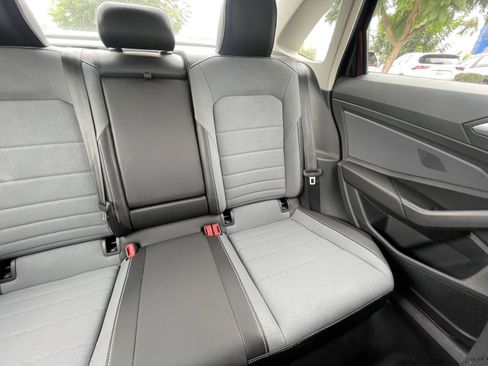 Used 2025 Volkswagen Jetta SE image 37