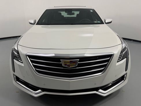 Used 2018 Cadillac CT6 Luxury image 2