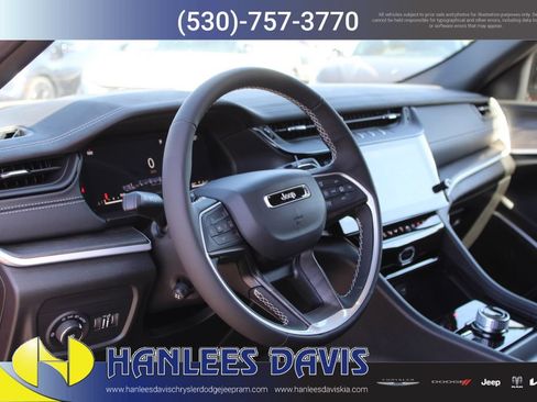 New 2026 Jeep Grand Cherokee Limited AWD/4WD image 12