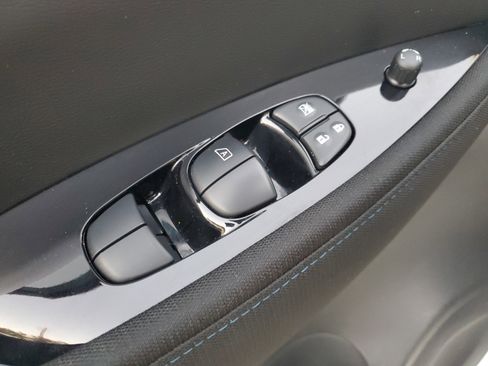 Certified 2024 Nissan Leaf SV Plus image 14