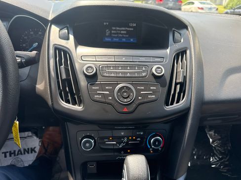 Used 2018 Ford Focus SE image 19