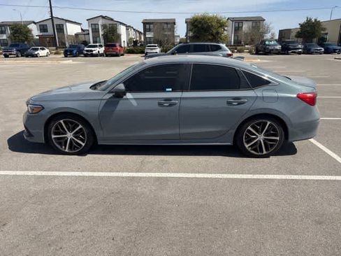 Used 2023 Honda Civic Touring image 2