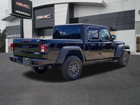 Used 2025 Jeep Gladiator Sport AWD/4WD image 22