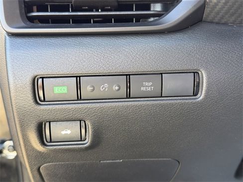 Used 2025 Nissan Sentra S image 18