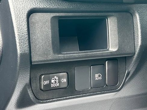 Used 2019 Toyota Tacoma SR5 AWD/4WD image 22