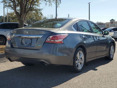 Used 2014 Nissan Altima 2.5 SV w/ Convenience Package image 6