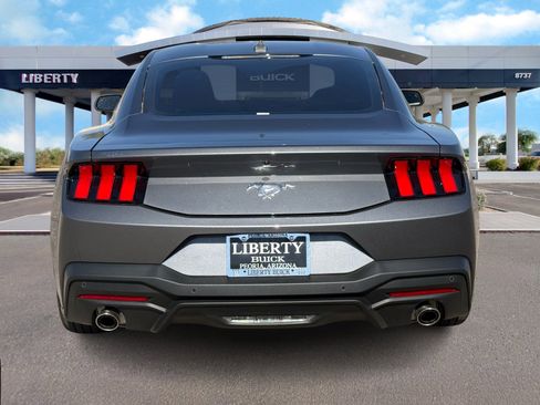 Used 2024 Ford Mustang Coupe image 4