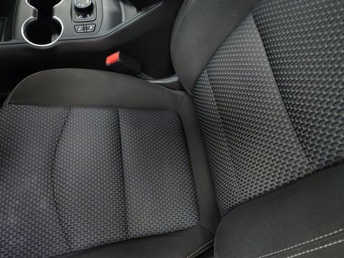 Used 2022 GMC Terrain SLE w/ Driver Convenience Package image 17