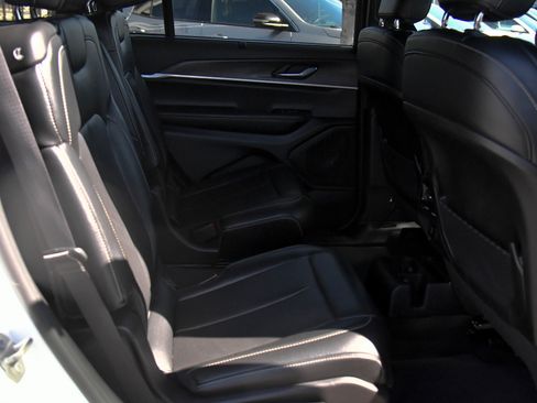 Used 2024 Jeep Grand Cherokee L Limited w/ Luxury Tech Group II AWD/4WD image 56