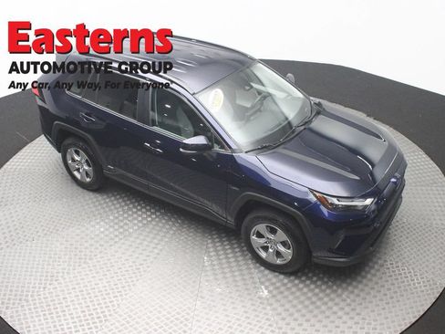 Used 2024 Toyota RAV4 XLE AWD/4WD image 3