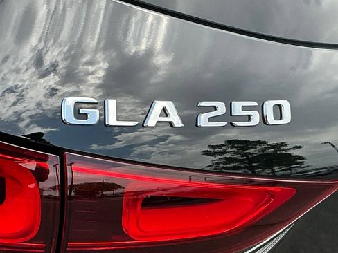 Used 2022 Mercedes-Benz GLA 250 4MATIC image 10