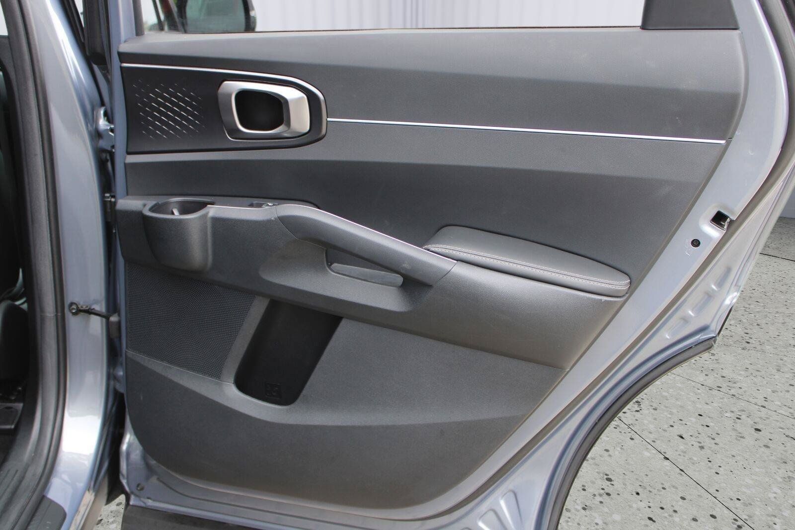 Used 2023 Kia Sorento S w/ Panoramic Sunroof Package FWD image 44