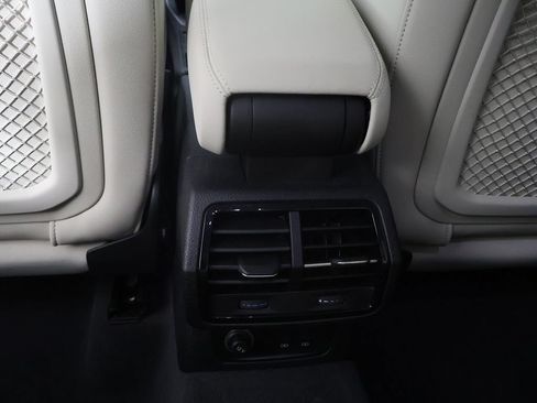 Used 2024 Audi Q3 2.0T Premium Plus w/ Premium Plus Package AWD/4WD image 47
