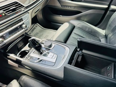 Used 2019 BMW 740i w/ M Sport Package RWD image 23