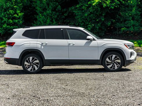 Used 2024 Volkswagen Atlas SE image 10