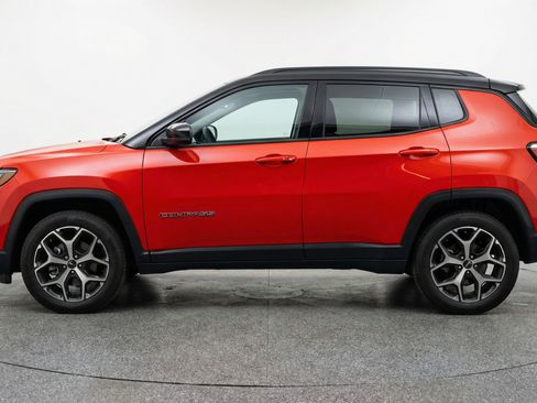 Used 2025 Jeep Compass Limited AWD/4WD image 5