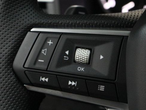 New 2025 Mitsubishi Outlander SE image 9