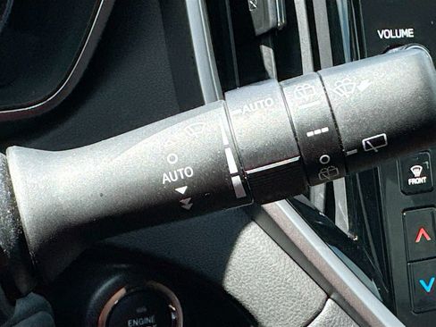 Used 2024 Subaru Ascent Touring AWD/4WD image 13