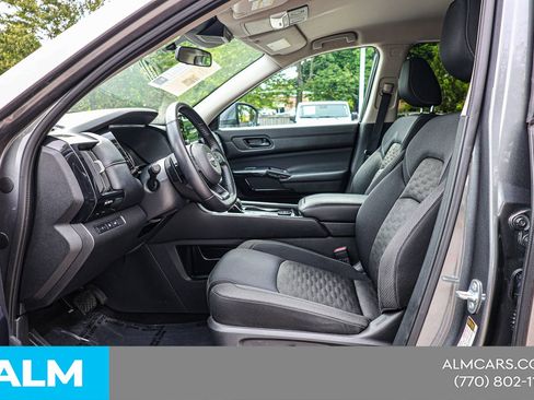 Used 2025 Nissan Pathfinder SV AWD/4WD image 18