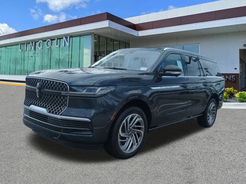 New 2025 Lincoln Navigator L Reserve AWD/4WD image 8