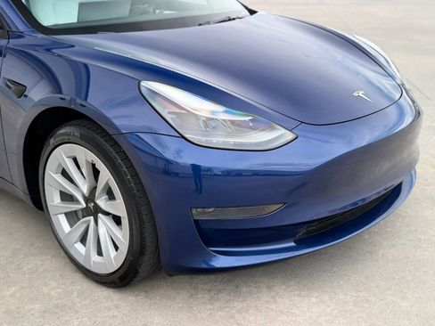 Used 2023 Tesla Model 3 Standard Range RWD image 5