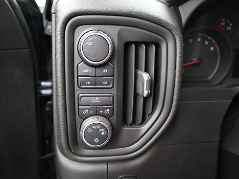 Used 2022 Chevrolet Silverado 1500 Custom Trail Boss AWD/4WD image 19