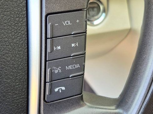 Used 2012 Lincoln MKS FWD image 45