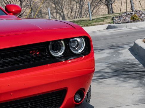 Used 2019 Dodge Challenger R/T Scat Pack w/ Shaker Package image 7