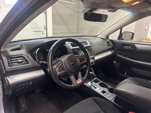 Used 2017 Subaru Outback 2.5i Premium AWD/4WD image 14