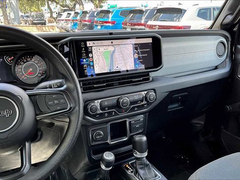 Used 2024 Jeep Gladiator Sport image 11